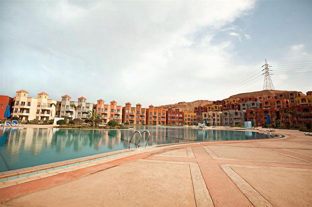 Porto Sokhna Pyramids Apartments Powered By Amer-Group Family Only Ain Sukhna Esterno foto