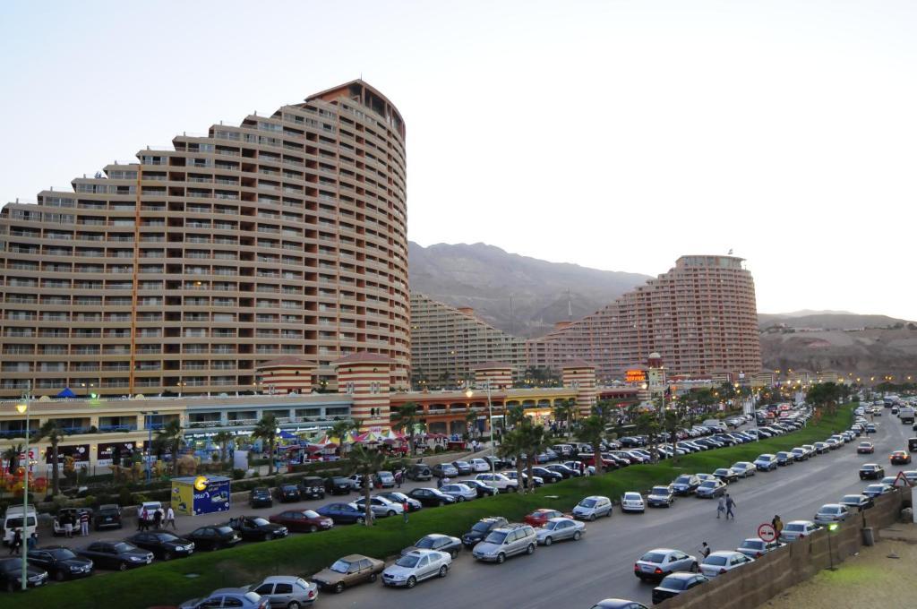 Porto Sokhna Pyramids Apartments Powered By Amer-Group Family Only Ain Sukhna Esterno foto